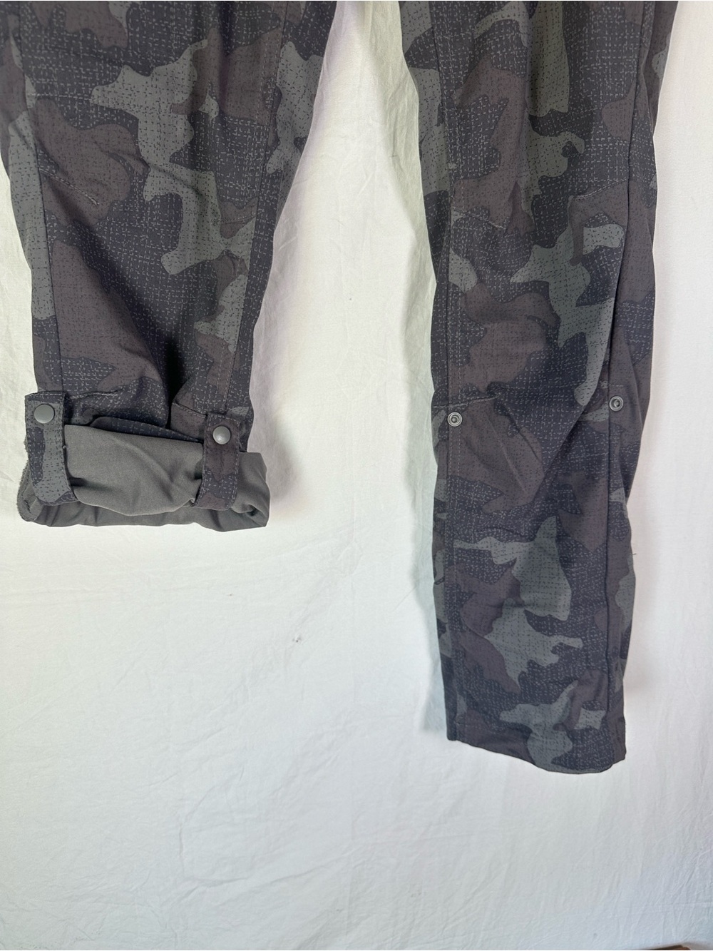 Prana Dark Gray Patterned camo Women's Pants - Picture 5 of 5